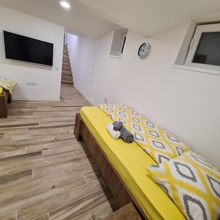 Apartment Dinlux Maribor Ngoại thất bức ảnh