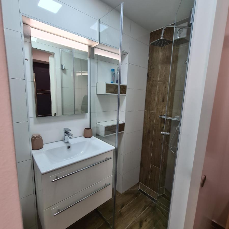 Apartment Dinlux Maribor Ngoại thất bức ảnh
