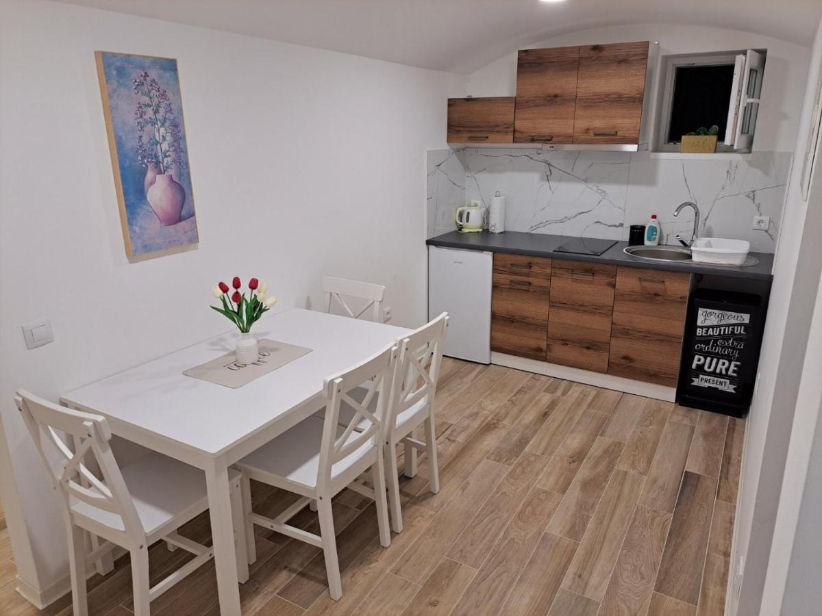 Apartment Dinlux Maribor Ngoại thất bức ảnh