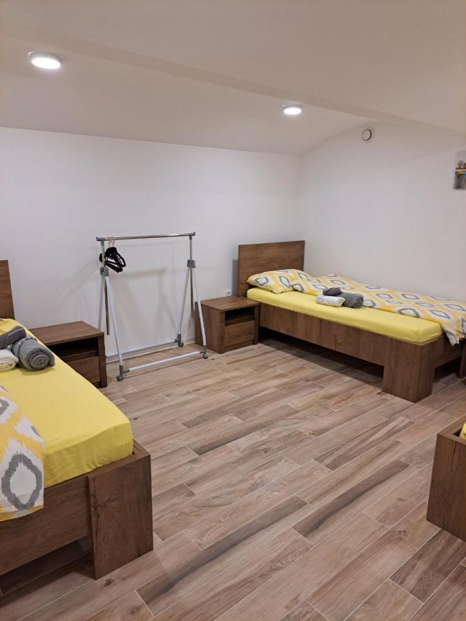 Apartment Dinlux Maribor Ngoại thất bức ảnh