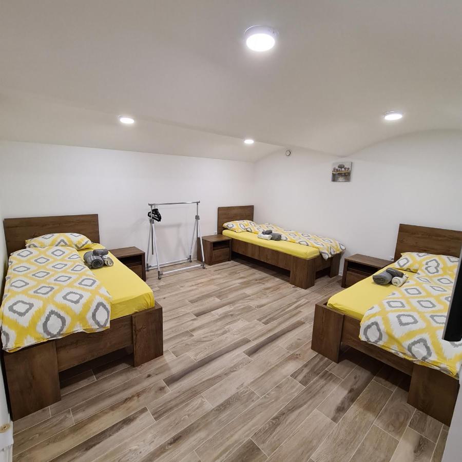 Apartment Dinlux Maribor Ngoại thất bức ảnh
