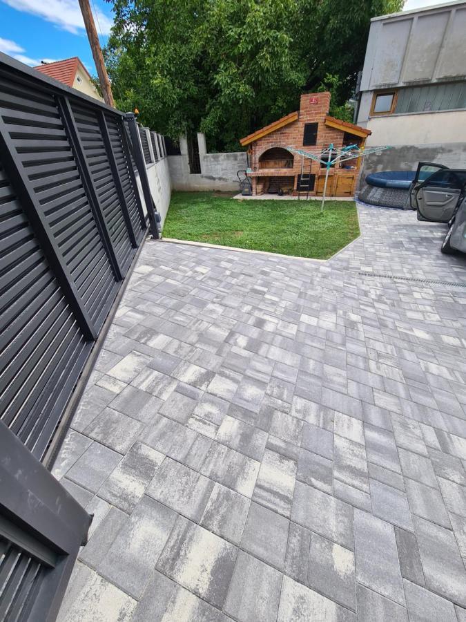 Apartment Dinlux Maribor Ngoại thất bức ảnh