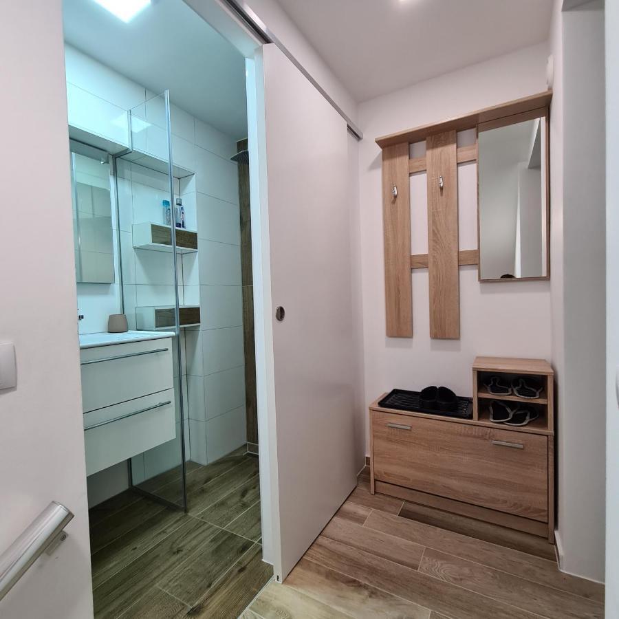Apartment Dinlux Maribor Ngoại thất bức ảnh